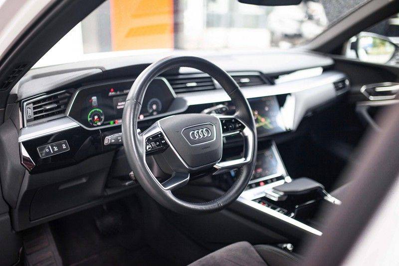 Audi e-tron 55 Quattro *4% Bijtelling / Assistentpakket Stad & Tour / 360 Camera / ACC / 22" / Keyless* afbeelding 8