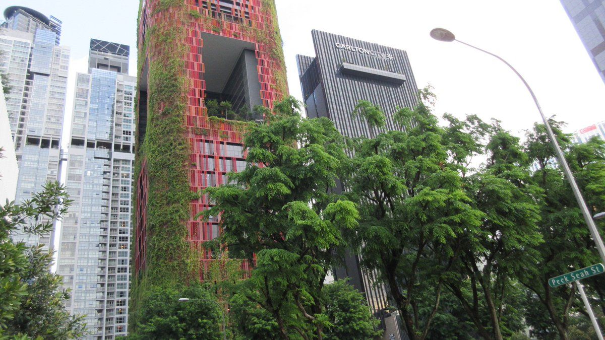 oh my god twitter doesn’t include alt text from images in their API