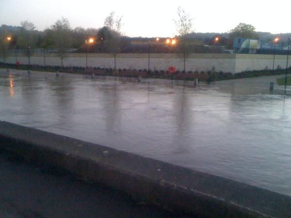 oh my god twitter doesn’t include alt text from images in their API