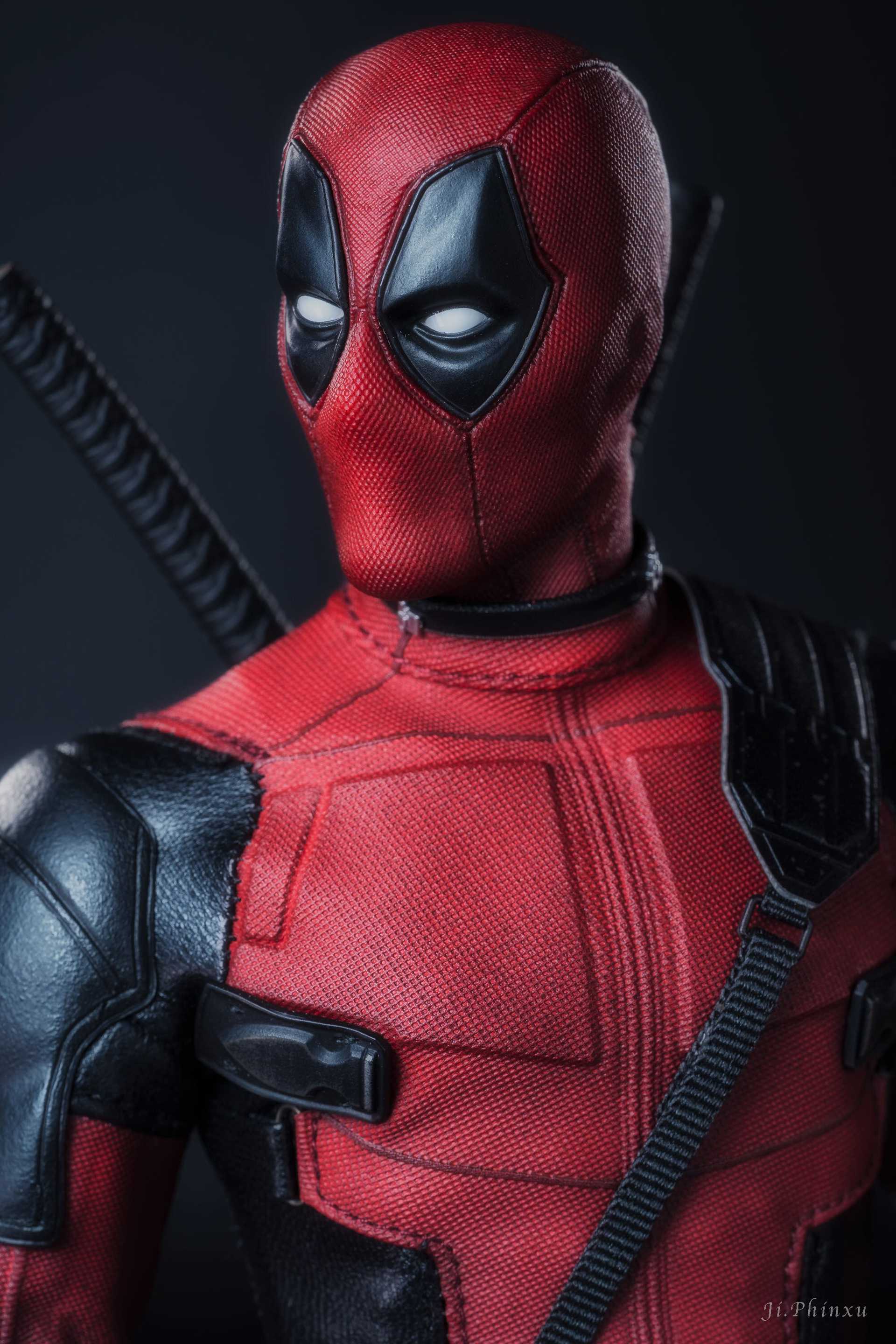 Deadpool 2 Deadpool 1/6th Scale Collectible Figure