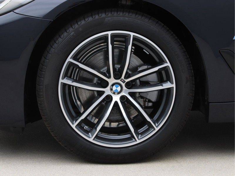 BMW 5 Serie 520i High Exe M-Sport Aut. afbeelding 22