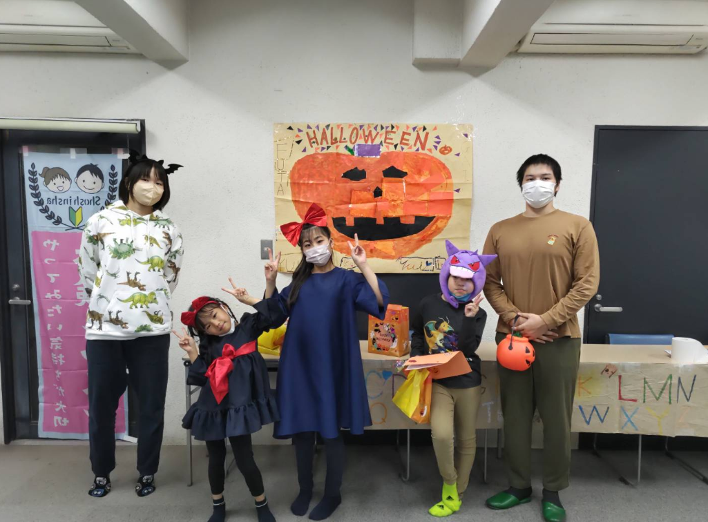 広い会館で伸び伸び駆け回りました！ 自宅教室ではジャコランタンとパンプキンパイ作り🎃