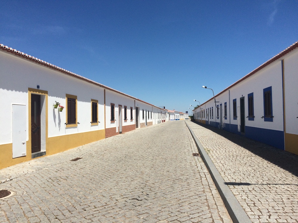 A street in the “new” Aldeia da Luz.