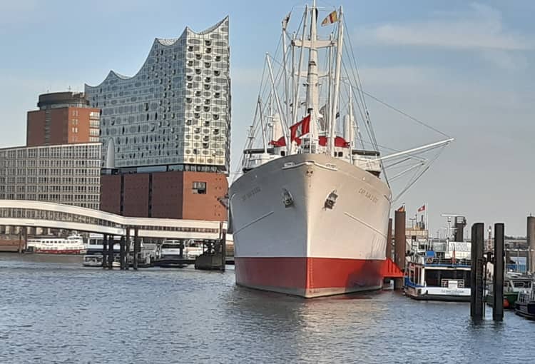 Elbphilharmonie im Hamburg Hafen