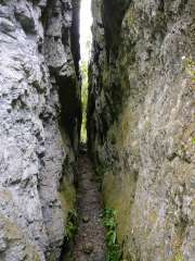Narrow rock fissure