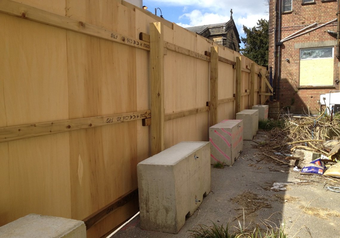 Free Standing Timber Hoarding Design & Installation SafeSite Facilities