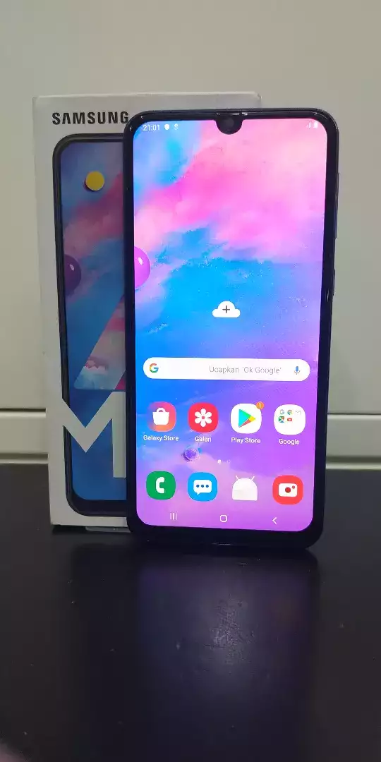 Samsung Galaxy M30 Samsung Galaxy M30