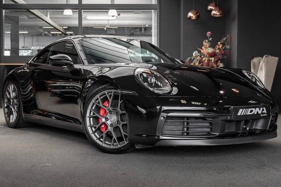 Porsche 911 992 S Coupe Akrapovic Race Cat Sport Chrono Pano Sport Uitlaat Adatieve Sportstoelen 3.0 Carrera S