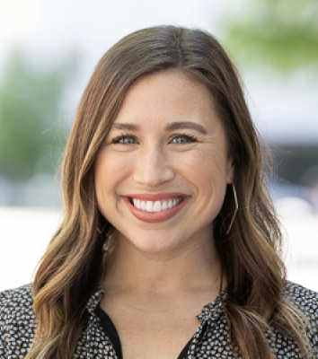 Lori sullivan headshot