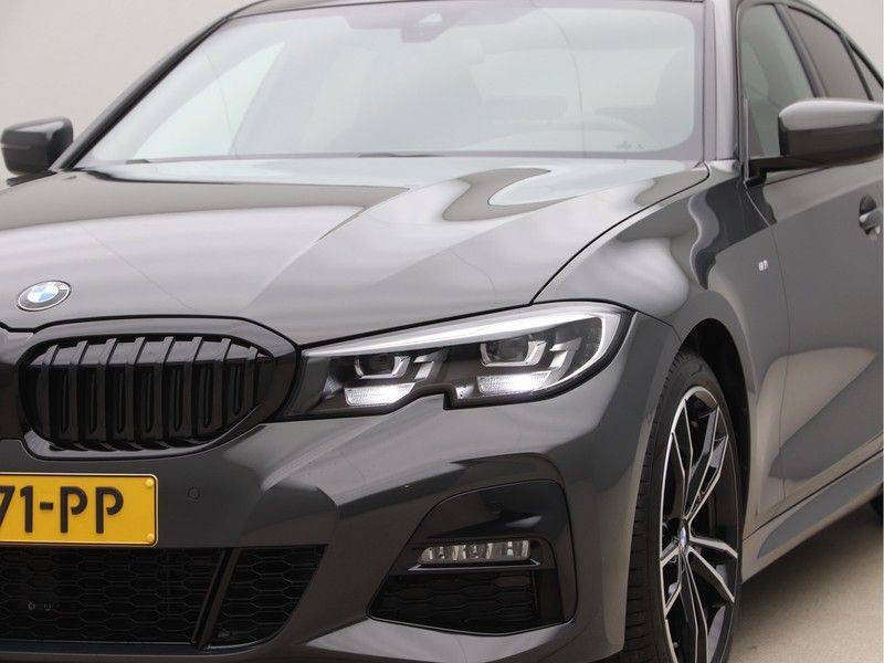 BMW 3 Serie 320i High Exe M-Sport afbeelding 22