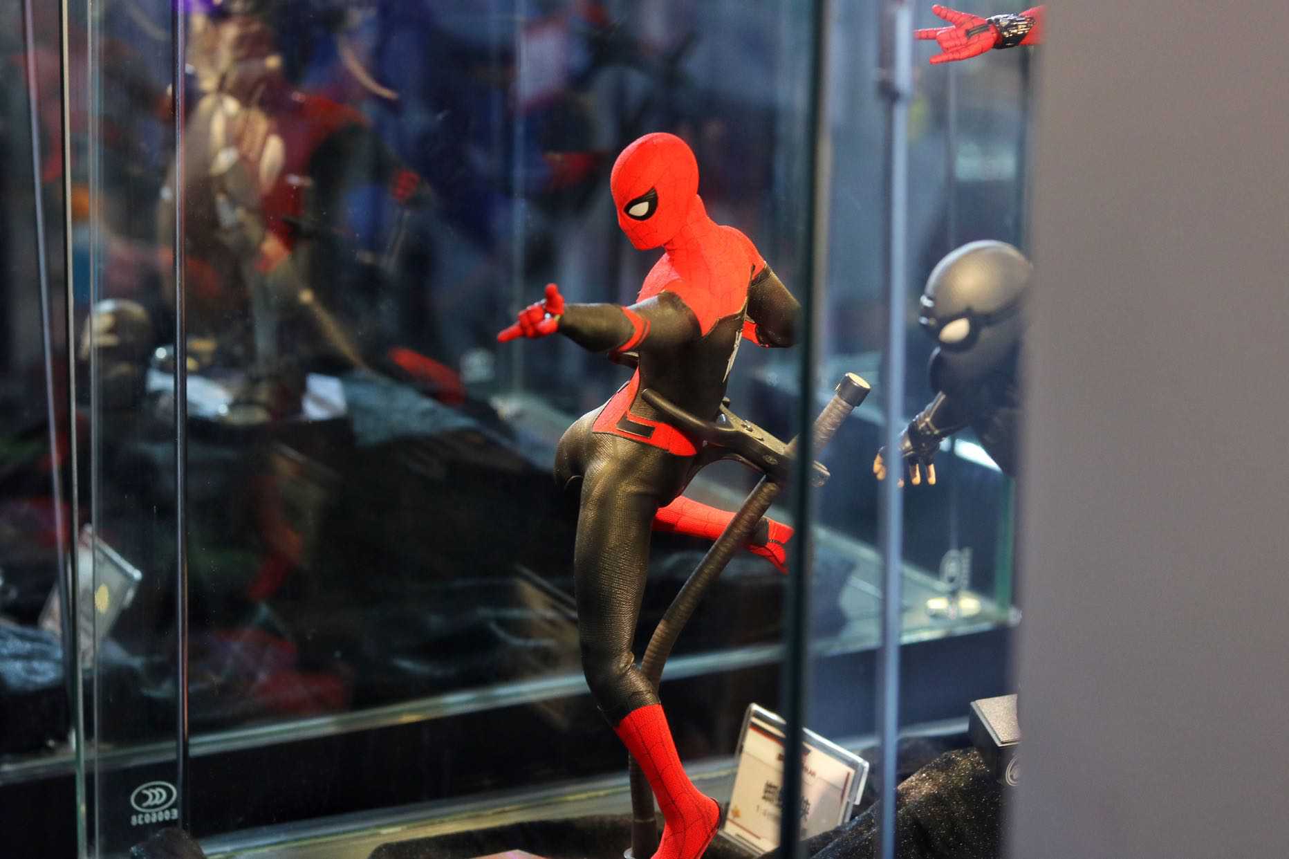 2019 CCG Hottoys Booth Photos Sharing