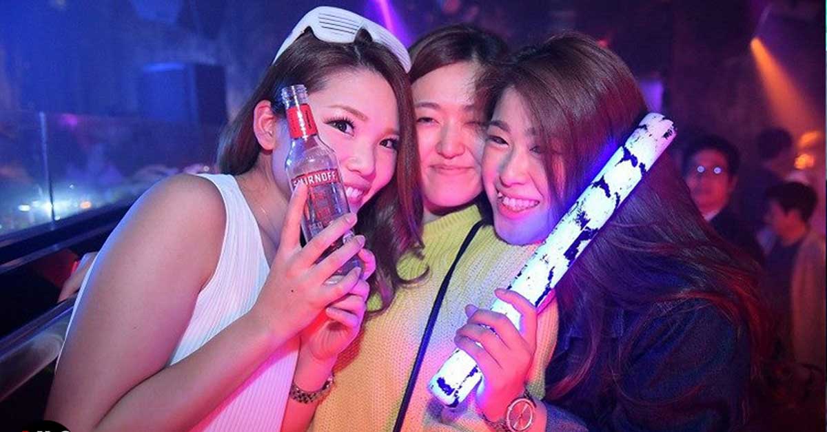 Tugas Waiters Di Dunia Malam