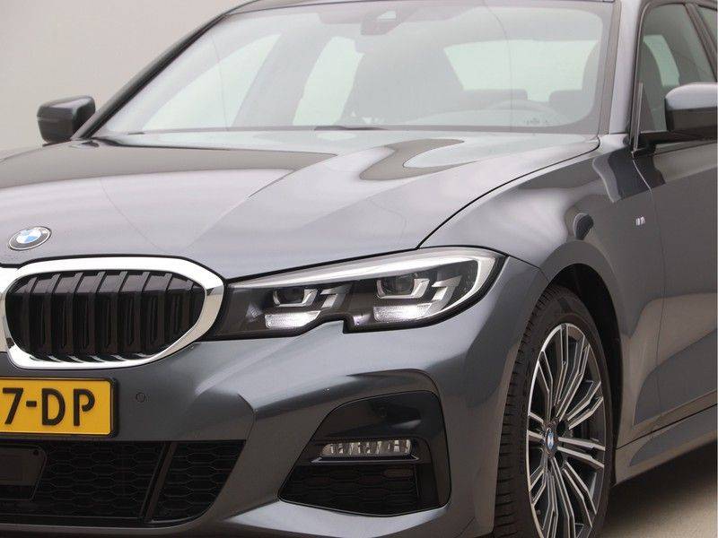 BMW 3 Serie 330i Exe M-Sport afbeelding 20