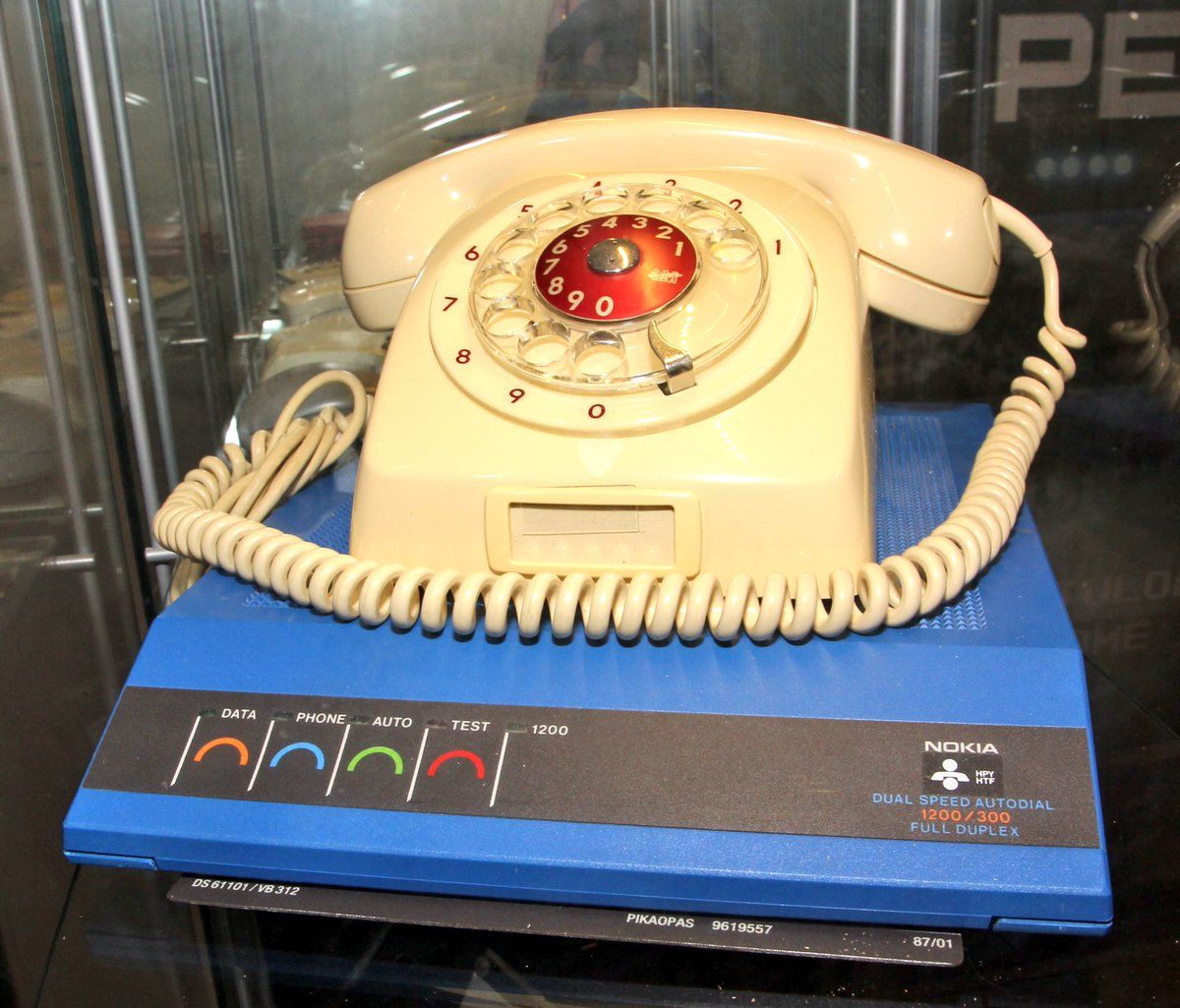 oh my god twitter doesn’t include alt text from images in their API