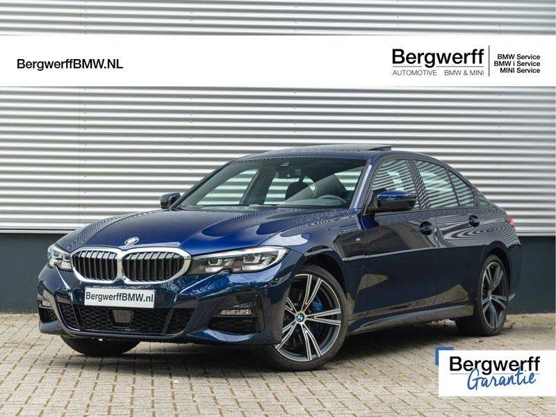 BMW 3 Serie 330e M-Sport - Individual - Dak - ACC - Harman Kardon - Trekhaak afbeelding 1