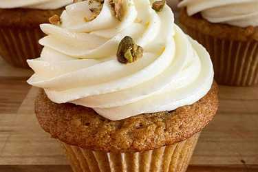 Carrot and pistachio cupcakes