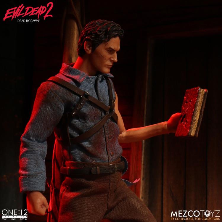 Mezco Toyz Evil Dead 2 One:12 Collective Ash