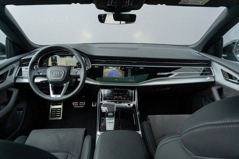 Audi Q8 55 TFSI E Quattro Pro Line S Direct leverbaar Pano Tour Matrix afbeelding 2