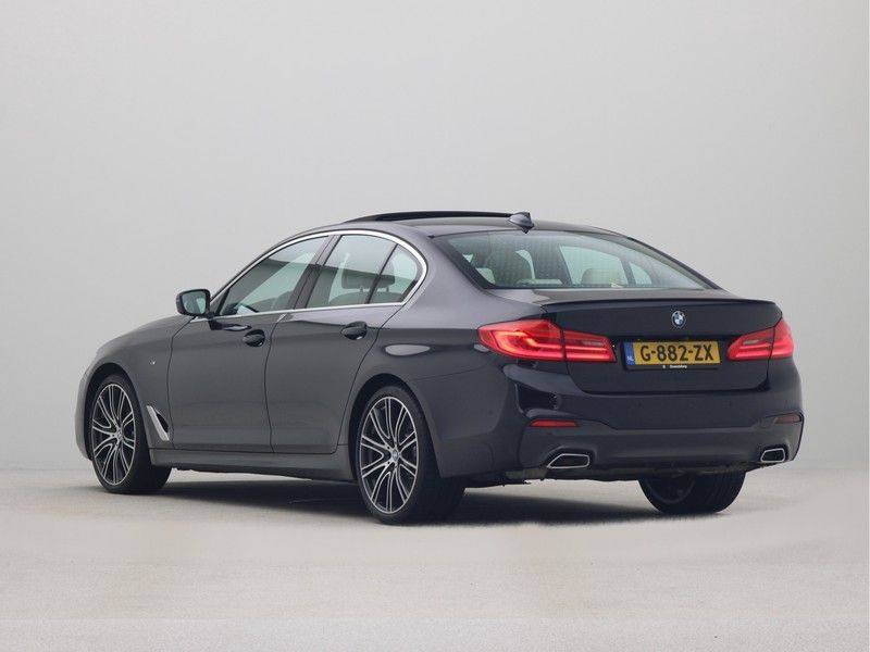 BMW 5 Serie Sedan 540i High Executive M-Sport Automaat afbeelding 11