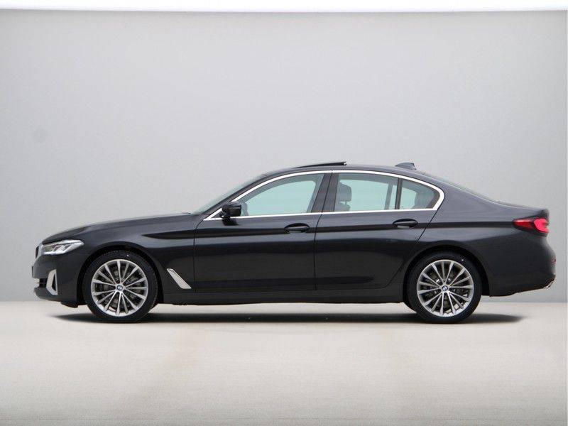 BMW 5 Serie 520i High Exe Luxuryline afbeelding 12