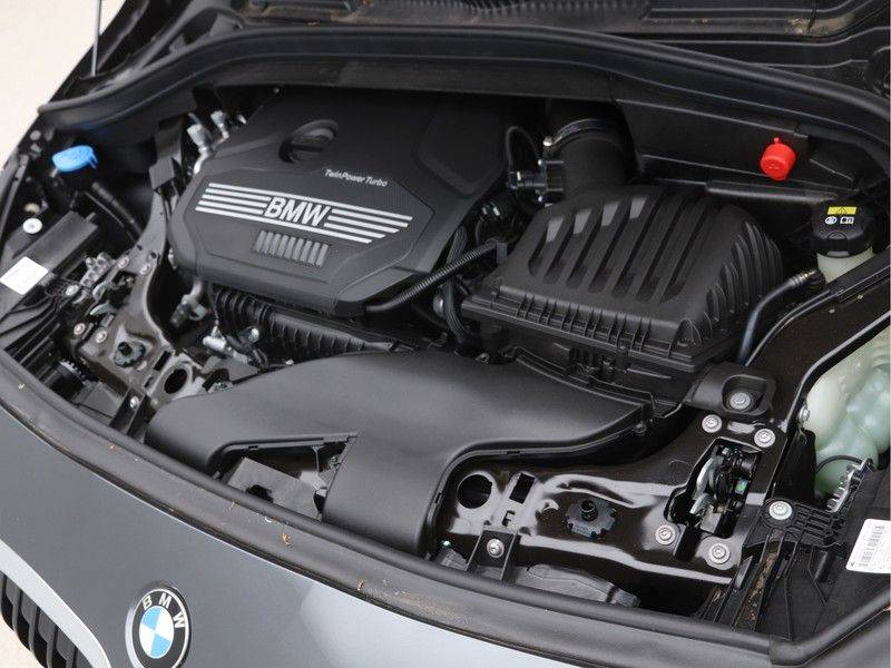 BMW 2 Serie 218i Gran Tourer Exe Sportline Aut. 7 persoons afbeelding 4