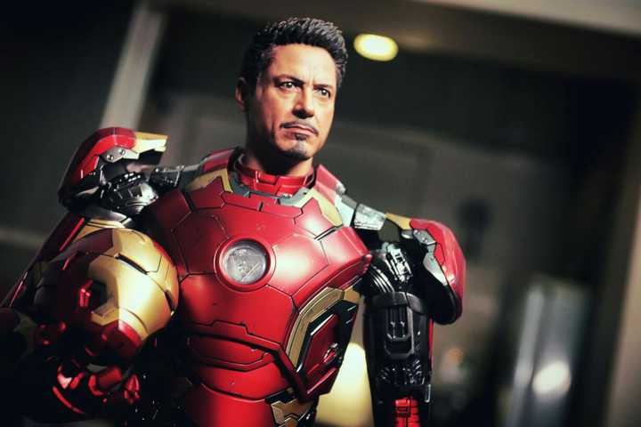 Hot Toys 1/4 Scale MK43