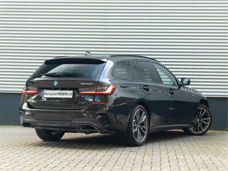 BMW 3 Serie Touring M340i xDrive Individual - Head-up - ACC - Harman Kardon - Panorama afbeelding 2