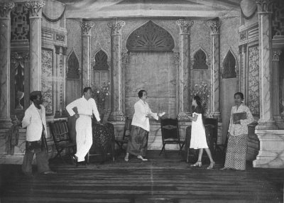 Bangsawan opera, 1930s