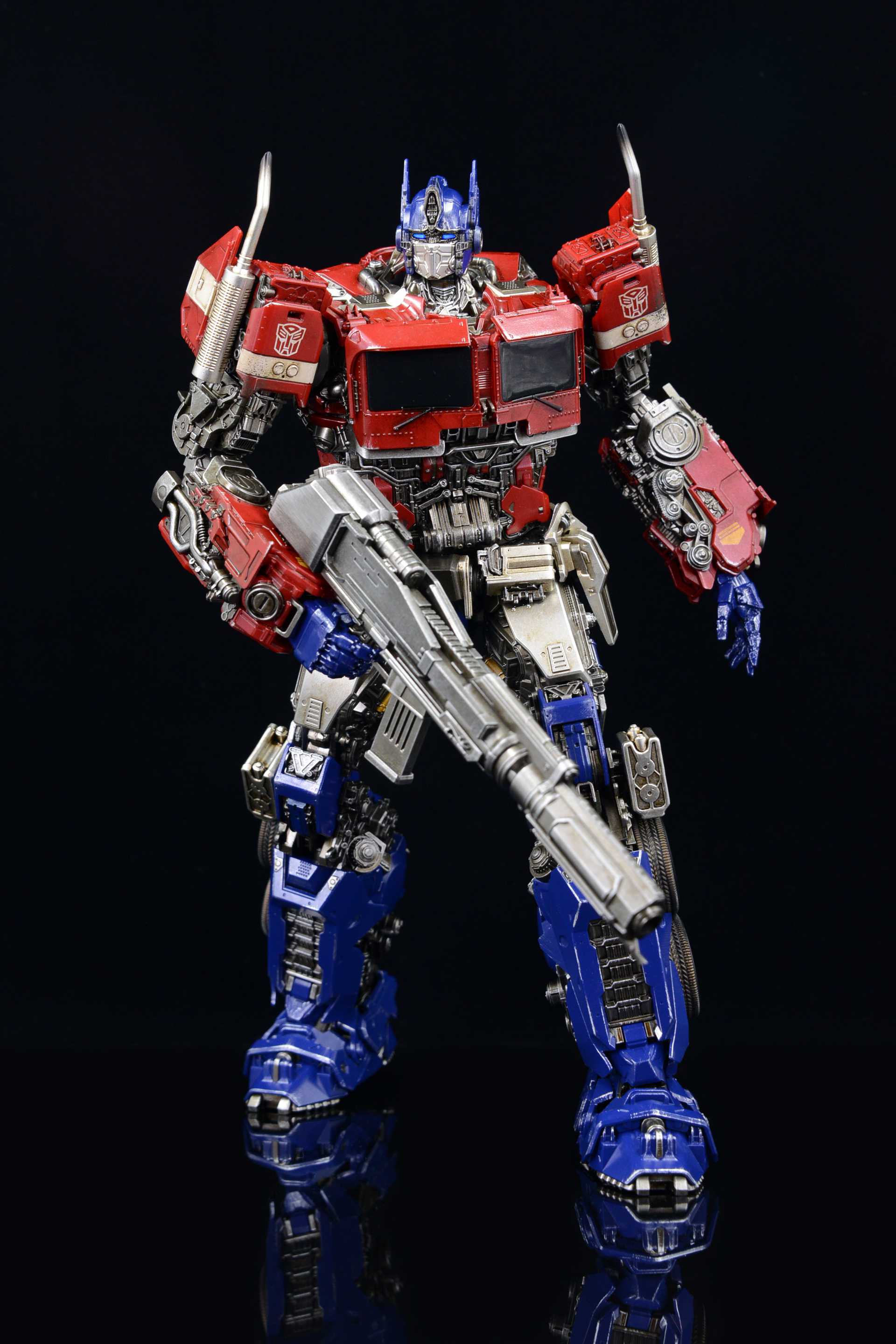 ThreeA Optimus Prime DLX Scale | Figround