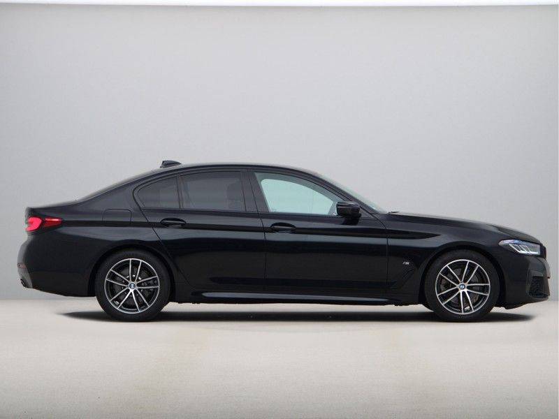 BMW 5 Serie 520d Sedan High Exe M-Sport afbeelding 8