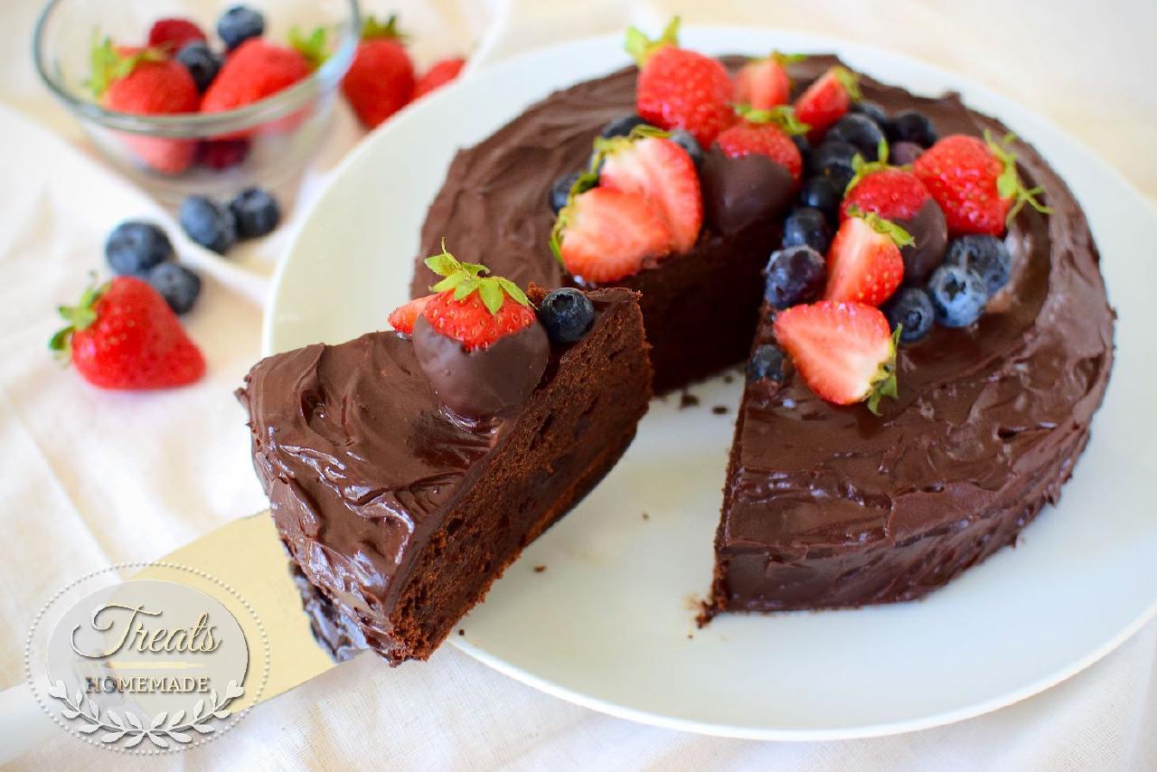 Chocolate Cake - Treats Homemade