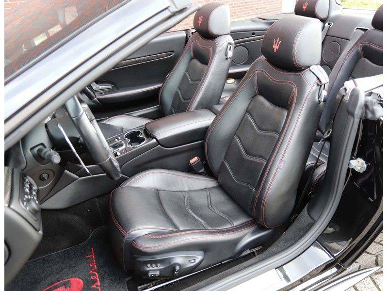 Maserati GranCabrio 4.7 Sport *Bose*Rood stiksel* afbeelding 23