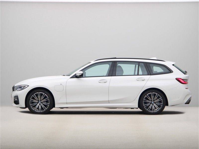 BMW 3 Serie Touring 330e High Executive M-sport afbeelding 12