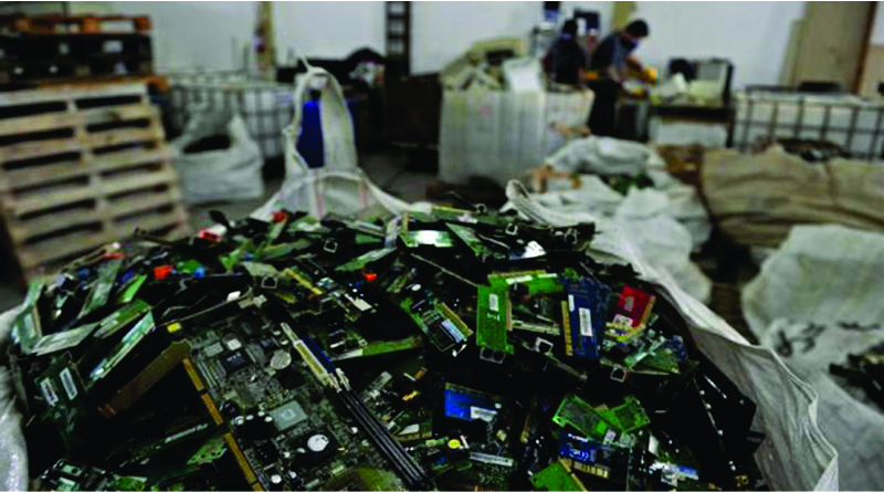 Imagem em destaque para o artigo: 7 motivos para você reciclar seu lixo eletrônico agora