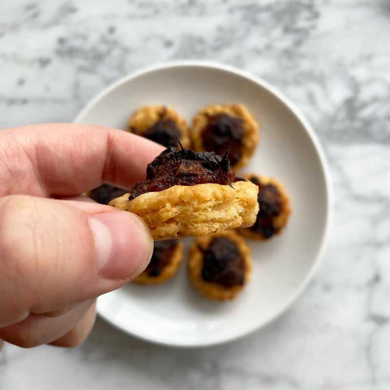 Loved these lil pie scrap bites with savory cranberry bacon jam so much. Easy snack or appetizer - topping could be literally anything you want as long as…