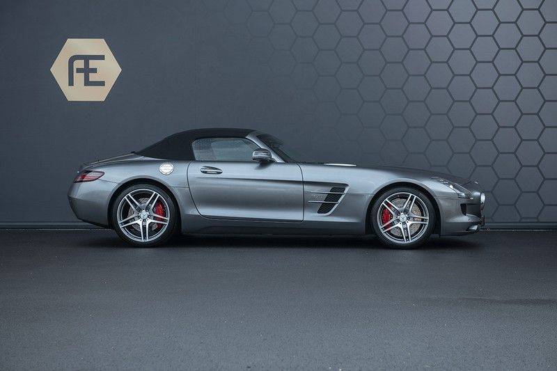 Mercedes-Benz SLS Roadster 6.3 AMG Carbon Pack + MIDDLE GRAY HIMALAYAS + Full Carbon Motor afdekking afbeelding 9