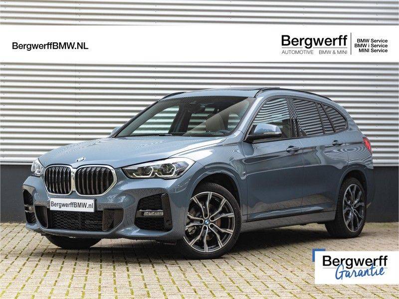 BMW X1 xDrive20i High Executive - M-Sport - Memoryzetel - Trekhaak - Panorama afbeelding 1