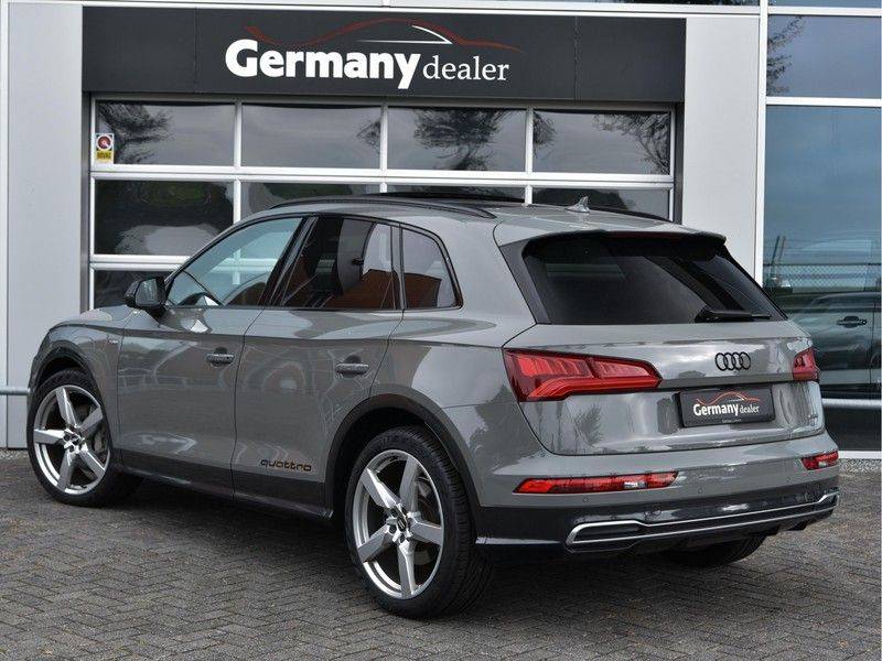 Audi Q5 3.0TDI 286pk Quattro S-Line Black Edition Pano Carbon B&O Keyless Camera 20-Inch Trekhaak afbeelding 4