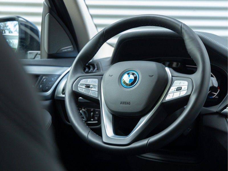 BMW iX3 High Executive - Direct Beschikbaar! afbeelding 23