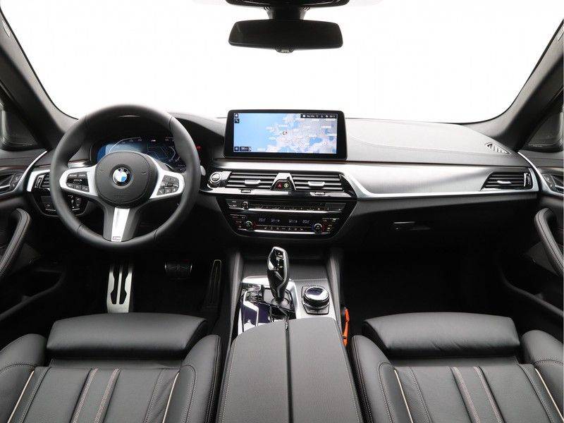 BMW 5 Serie 540i High Exe M-Sport afbeelding 13