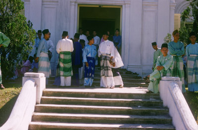 Worshippers at a mosque during Hari Raya, 1950