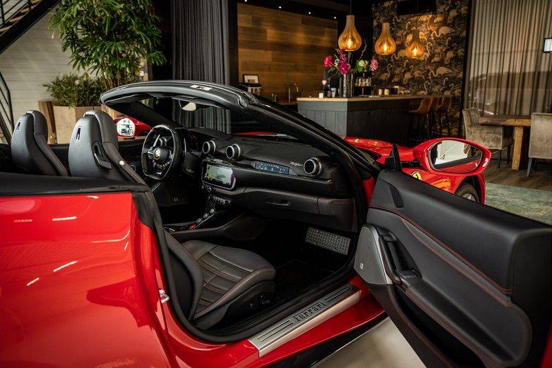 Ferrari Portofino 3.9 V8 HELE | TwoTone Exclusive | Carbon | Passengerdisplay | Memory | Sportstoelen afbeelding 25