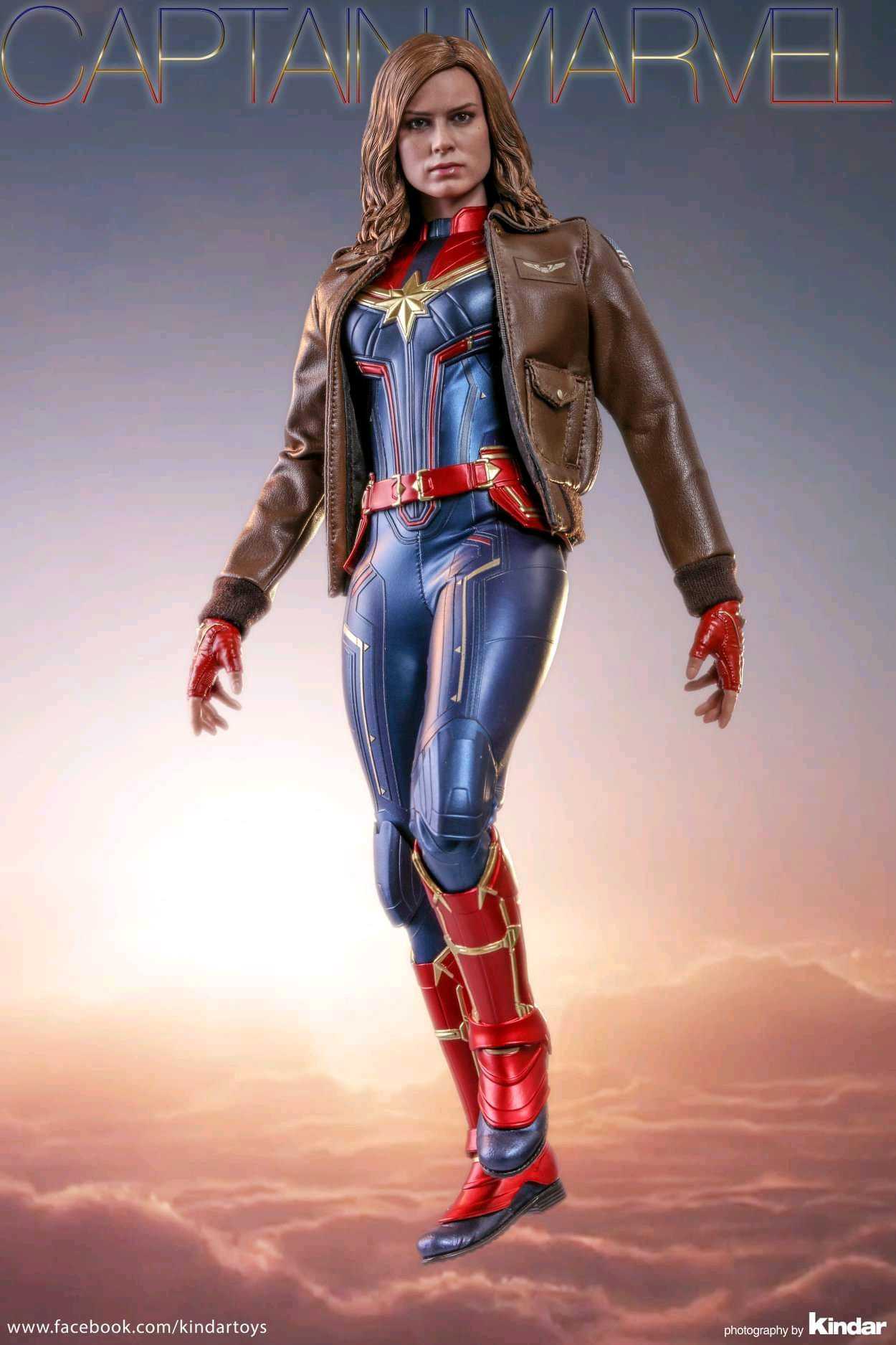 Captain Marvel Figure By Hot Toys Sideshow Collectibles