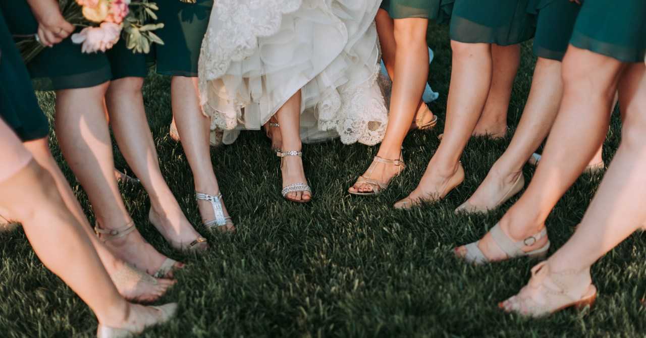 Hochzeitsfoto Ideen: Brautjungfern und Freunde 