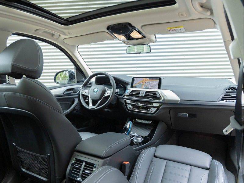 BMW iX3 High Executive - Direct Beschikbaar! afbeelding 3