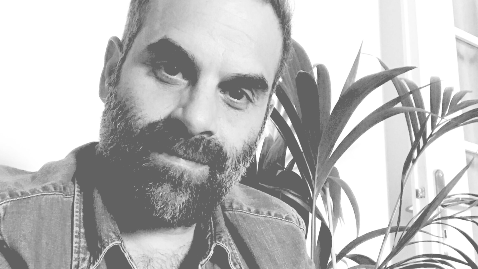 Γιώργος Κρυστάλλης: o συνιδιοκτήτης των επιτυχημένων Bootleg Athens και Henhouse Athens
