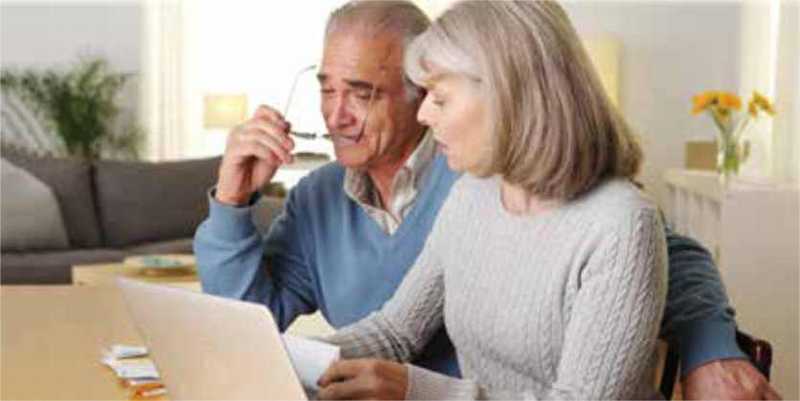 Senior Canadians doing research into Identity Theft