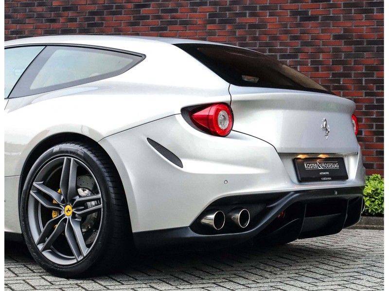 Ferrari FF 6.3 V12 *Atelier car*Suspension lift*Camera’s*Import Zwisterland* afbeelding 11