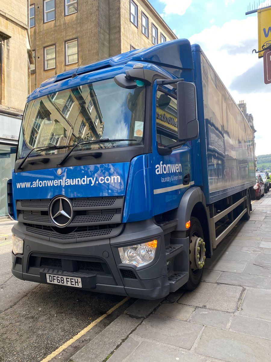 oh my god twitter doesn’t include alt text from images in their API