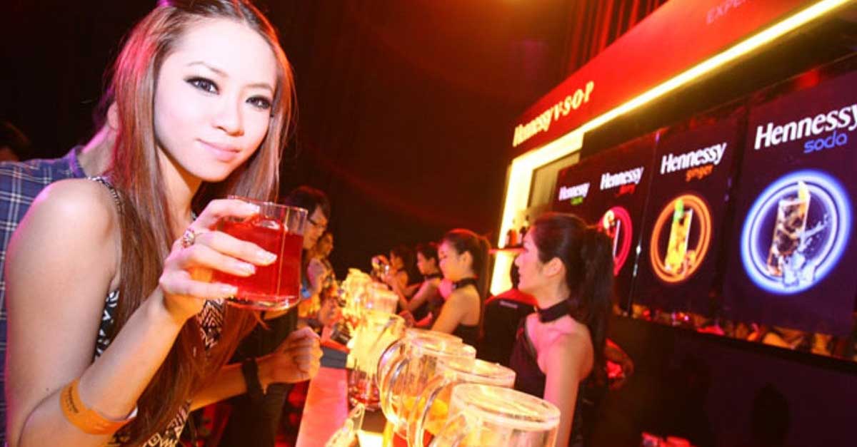 5 Klub Malam Di Denpasar Yang Hadirkan DJ Cantik